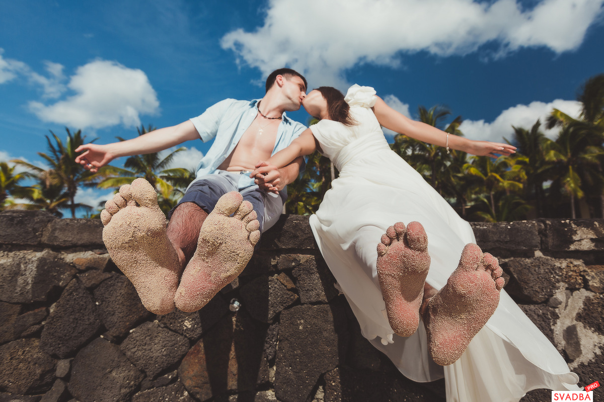 Barefoot wedding style
